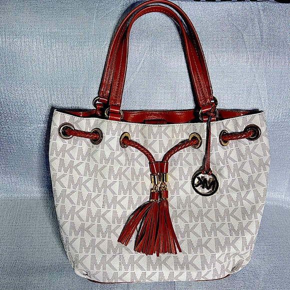 MICHAEL KORS JET SET VANILLA LARGE GATHERED TOTE HANDBAG GOOD CONDITION. - Picture 5 of 8